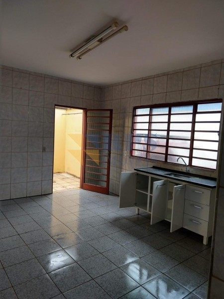 Casa à venda com 4 quartos, 232m² - Foto 9