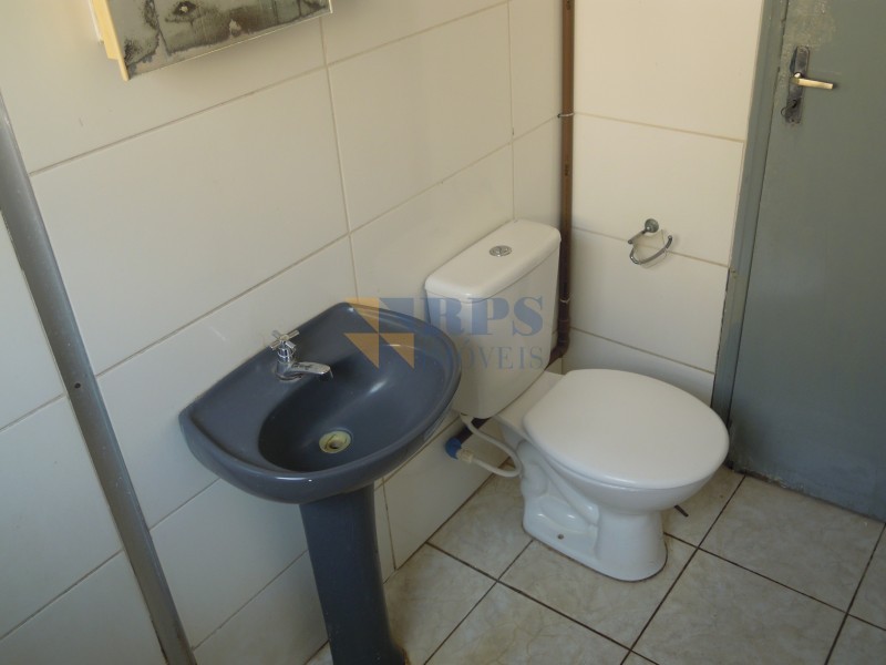 Casa para alugar com 2 quartos, 70m² - Foto 13